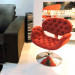 Cadeira Decorativa Tulipa Pierre Paulin - Disco Vermelho Capitonê Ambientada